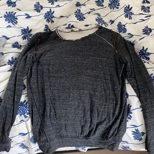 Zipper shoulder sweatshirt